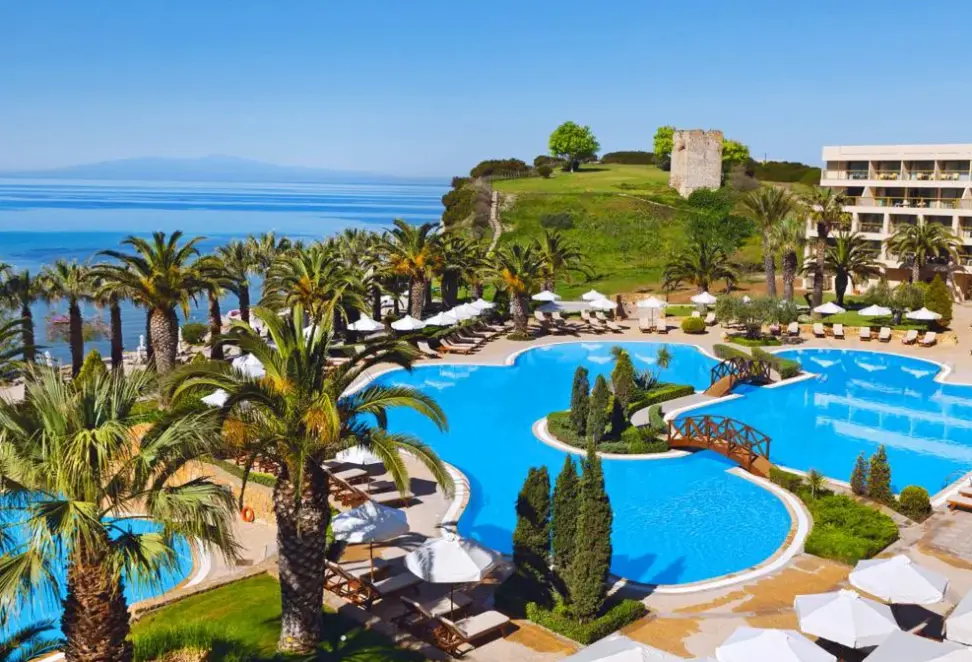 Basen w hotelu Sani Beach