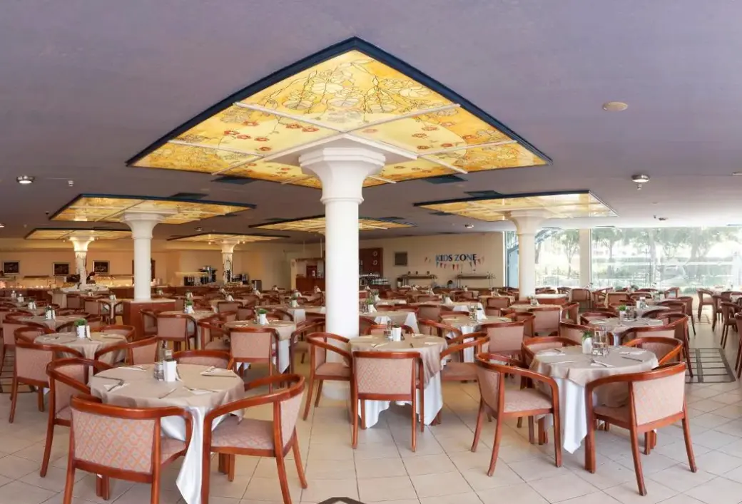 Restauracja i jedzenie w hotelu Sentido Bellevue Beach