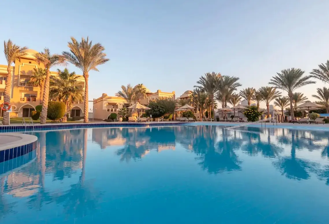Basen w hotelu Serenity Alpha Beach