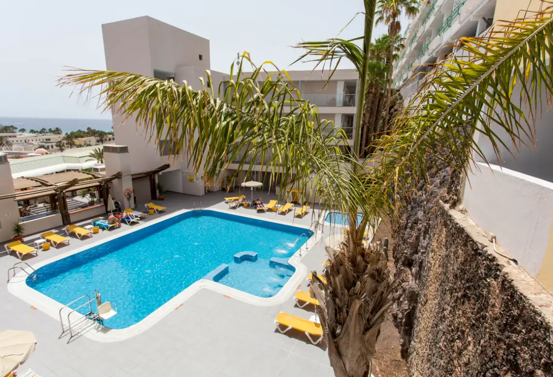 Basen w hotelu Servatur Alameda de Jandia