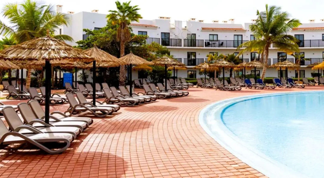Basen w hotelu Sol Dunas Family