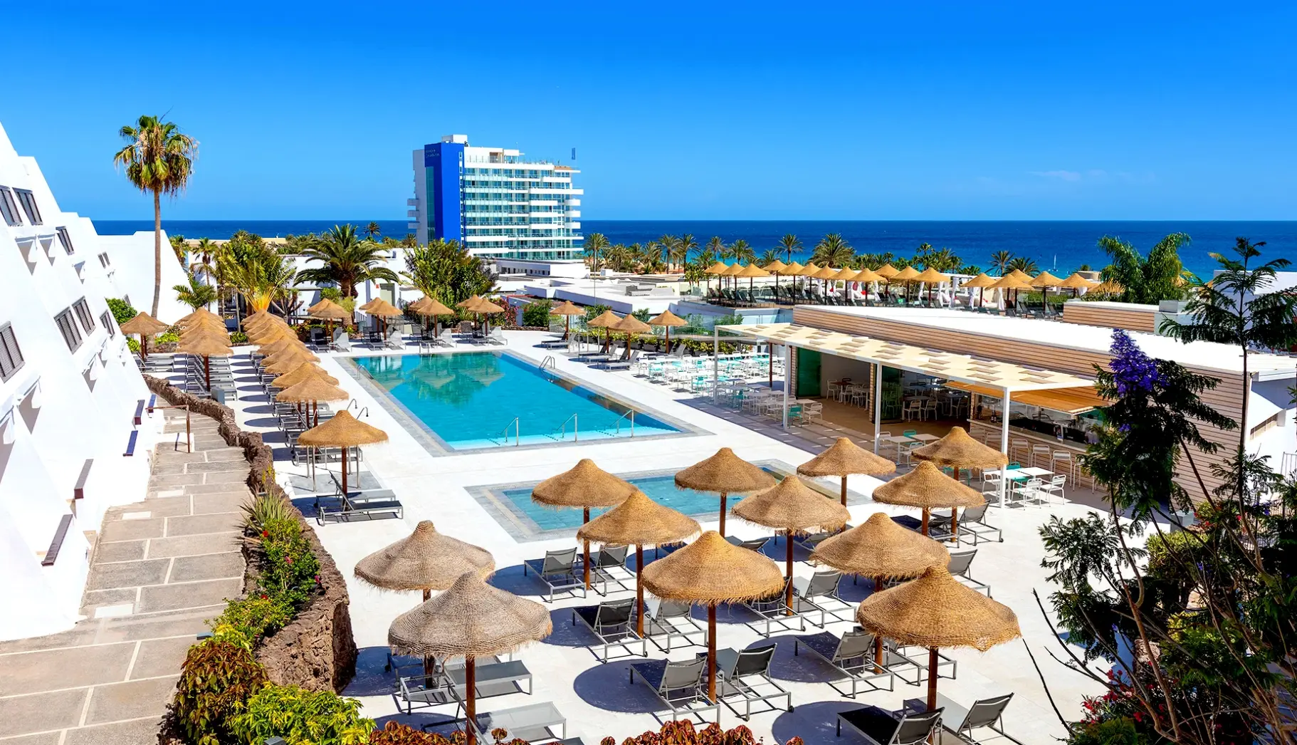 Basen w hotelu Sol Fuerteventura Jandia - All Suites