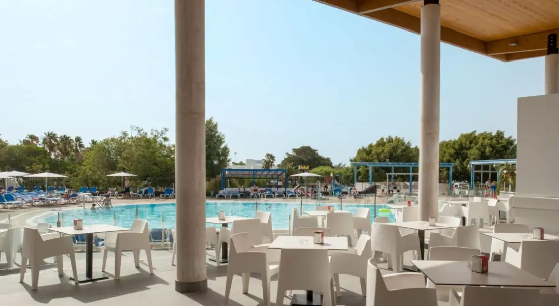 Basen w hotelu Suites & Villas Hyde Park Lane