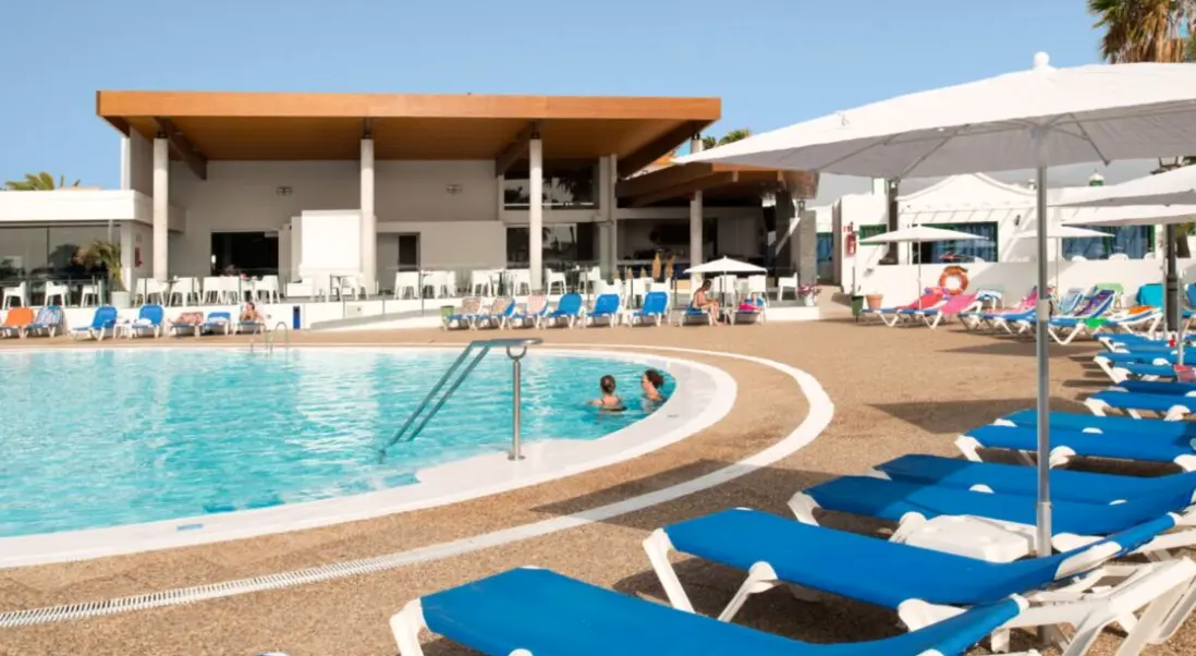 Basen w hotelu Suites & Villas Hyde Park Lane