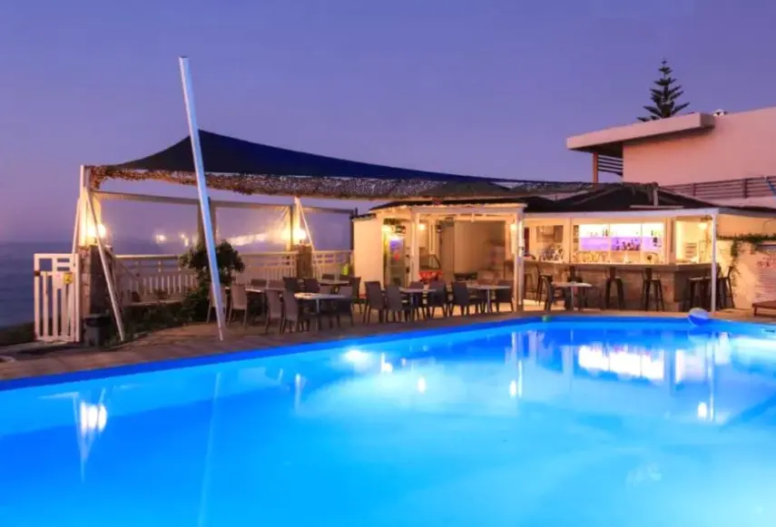 Basen w hotelu Sunset Beach
