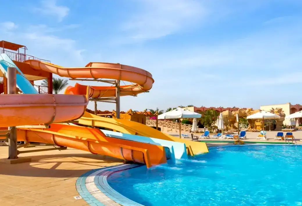 Basen w hotelu Three Corners Happy Life Beach Resort