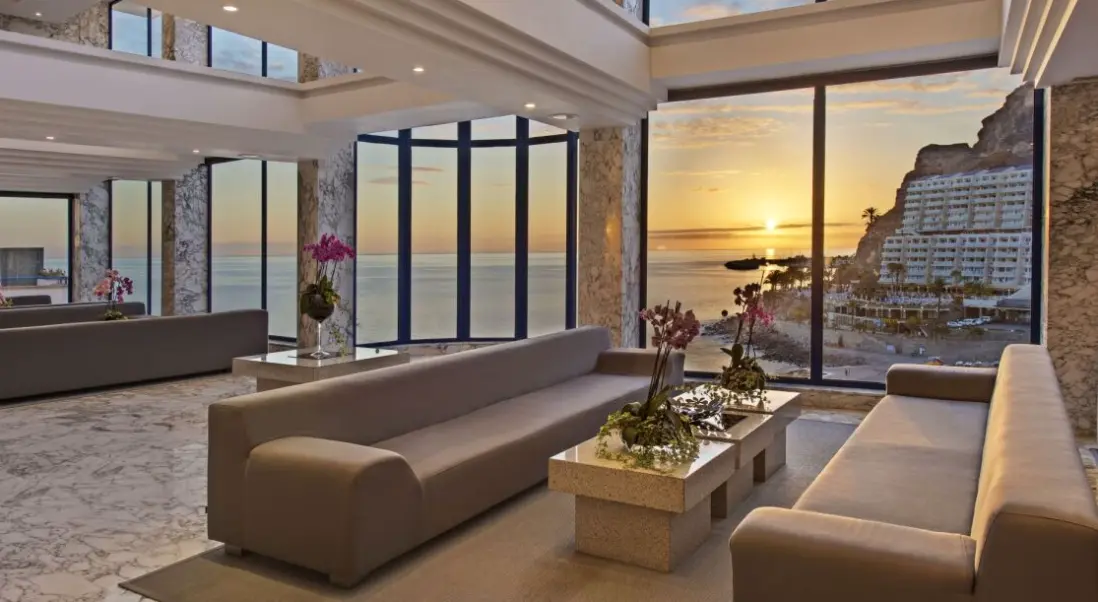 Basen w hotelu TUI Blue Suite Princess