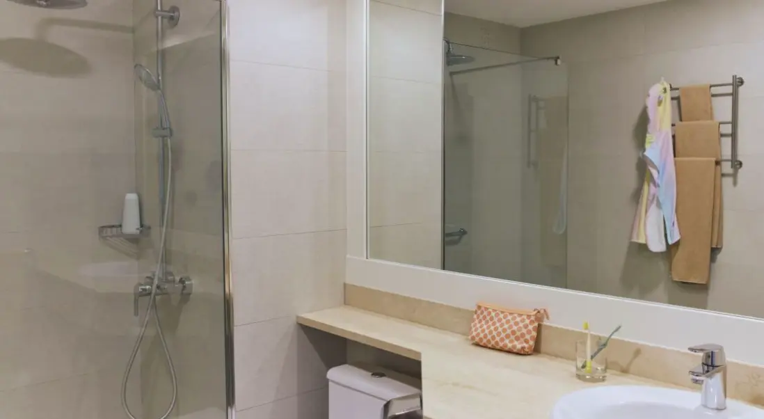 Łazienka w pokoju hotelu TUI Magic Life Fuerteventura