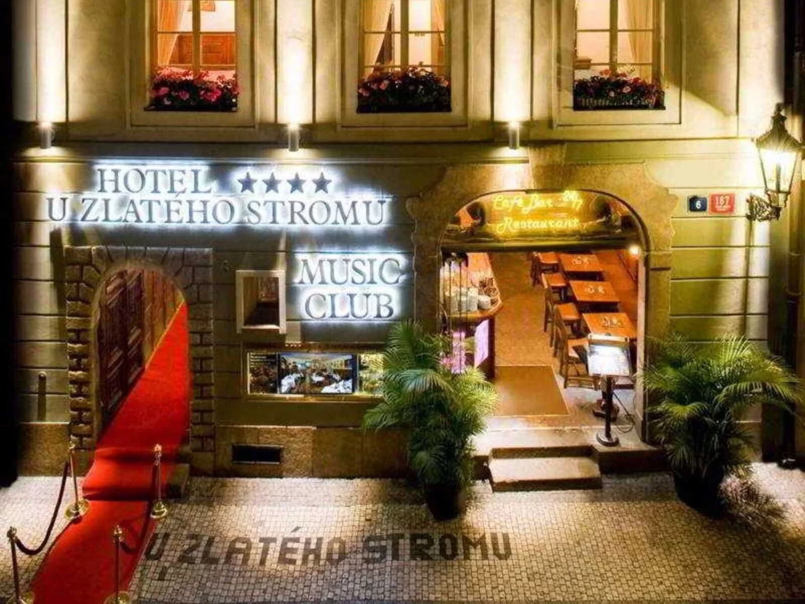 Hotel U Zlateho Stromu