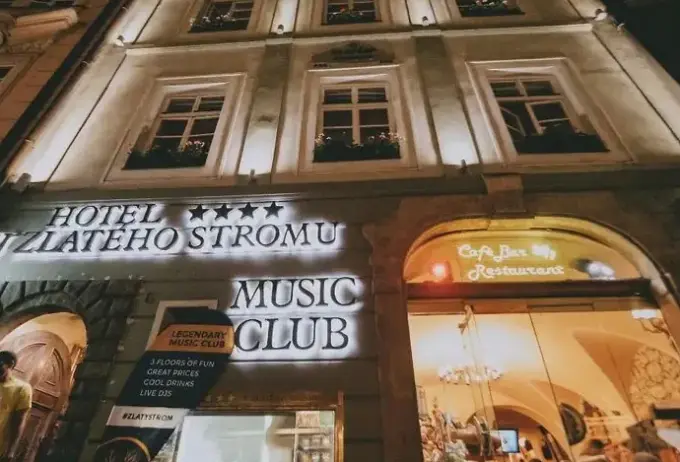 Obiekt hotelu U Zlateho Stromu