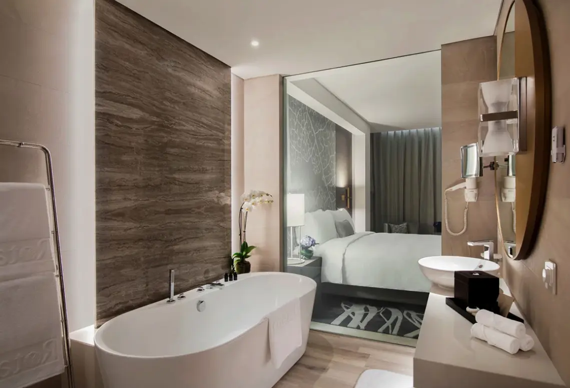 Łazienka w pokoju hotelu Al Bandar Rotana - Creek