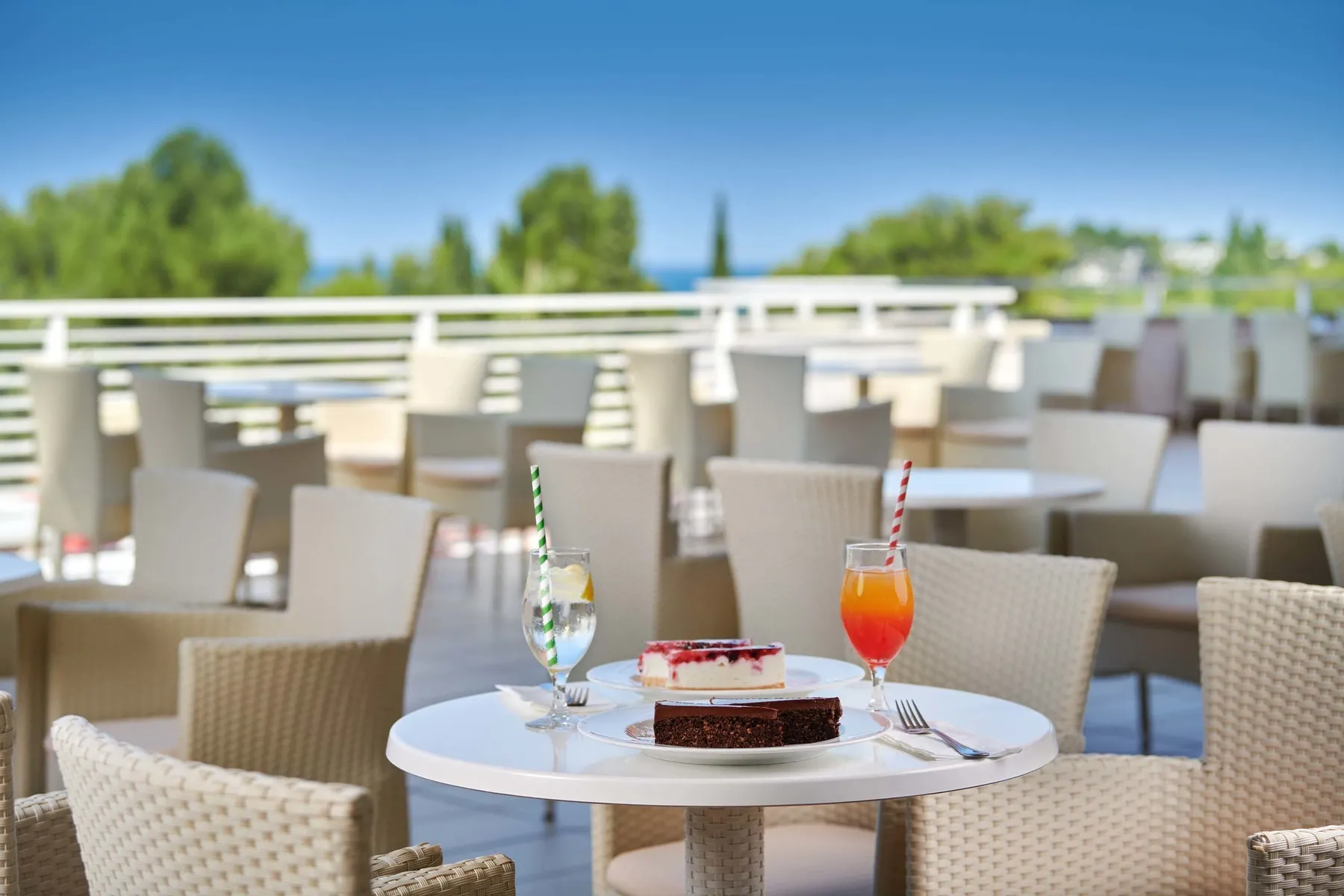 Albatros Plava Laguna — ALBATROS PLAVA LAGUNA