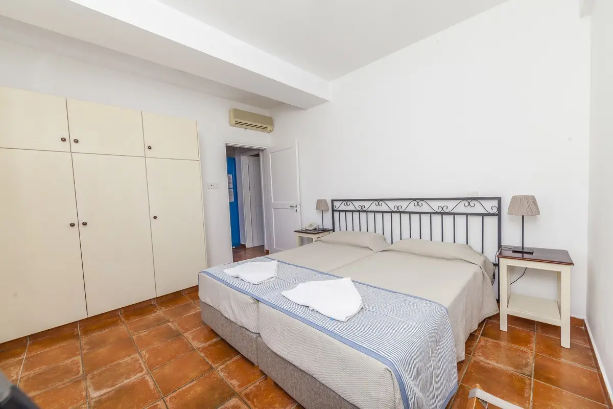 Andreotis Apartments — ANDREOTIS APARTMENTS