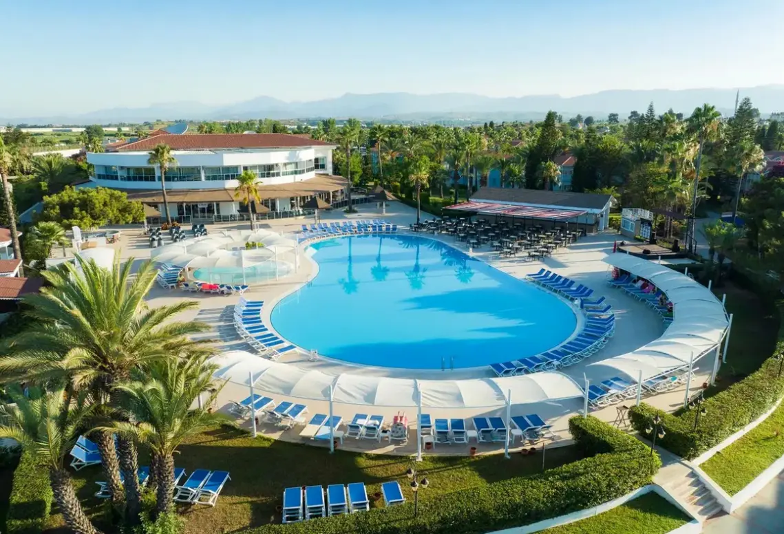 Basen w hotelu Asteria Family Resort Side