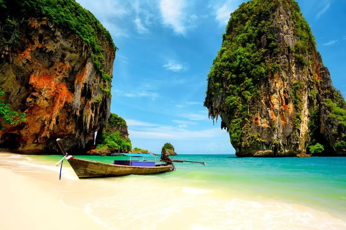 Wycieczka Bambusowe łodzie Złotego Buddy