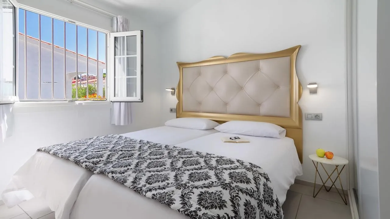 Bungalows Adonis — BUNGALOWS ADONIS