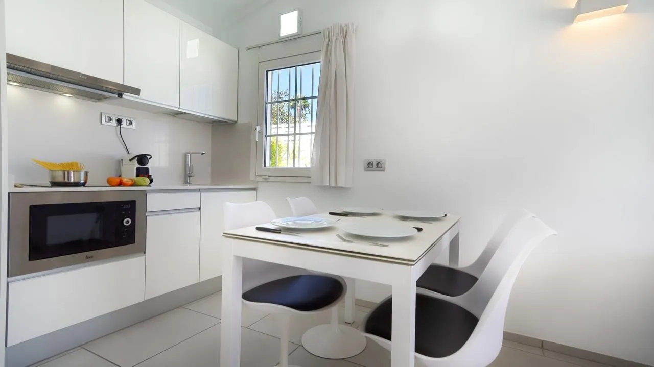 Bungalows Adonis — BUNGALOWS ADONIS