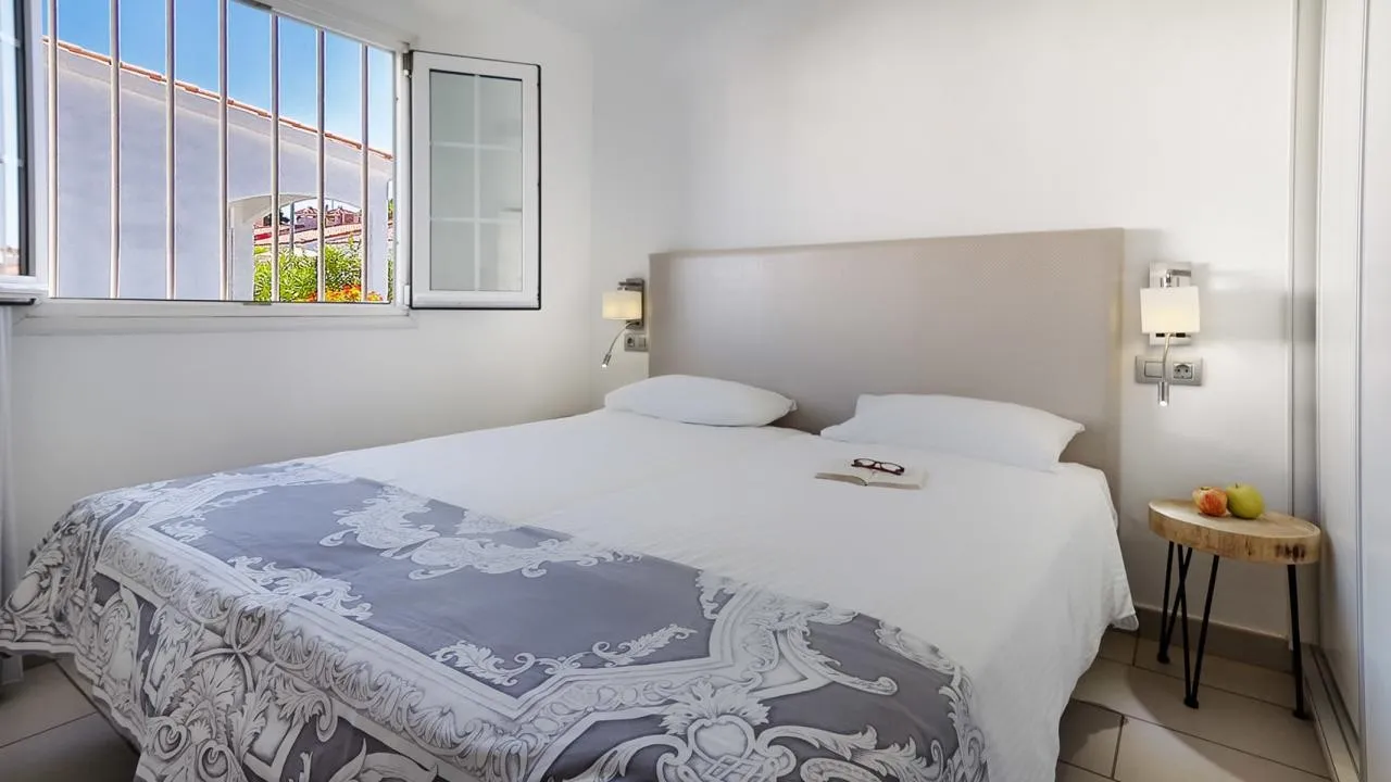 Bungalows Adonis — BUNGALOWS ADONIS