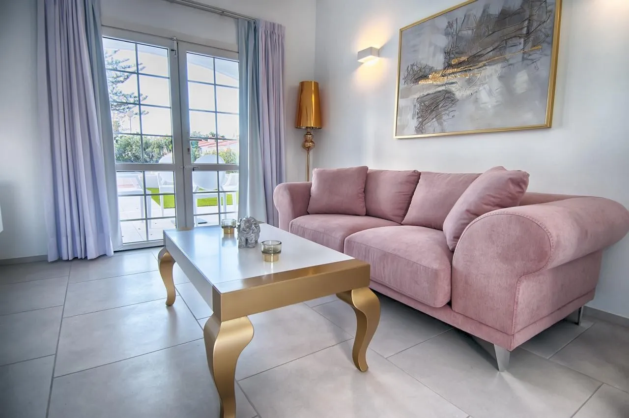 Bungalows Adonis — BUNGALOWS ADONIS