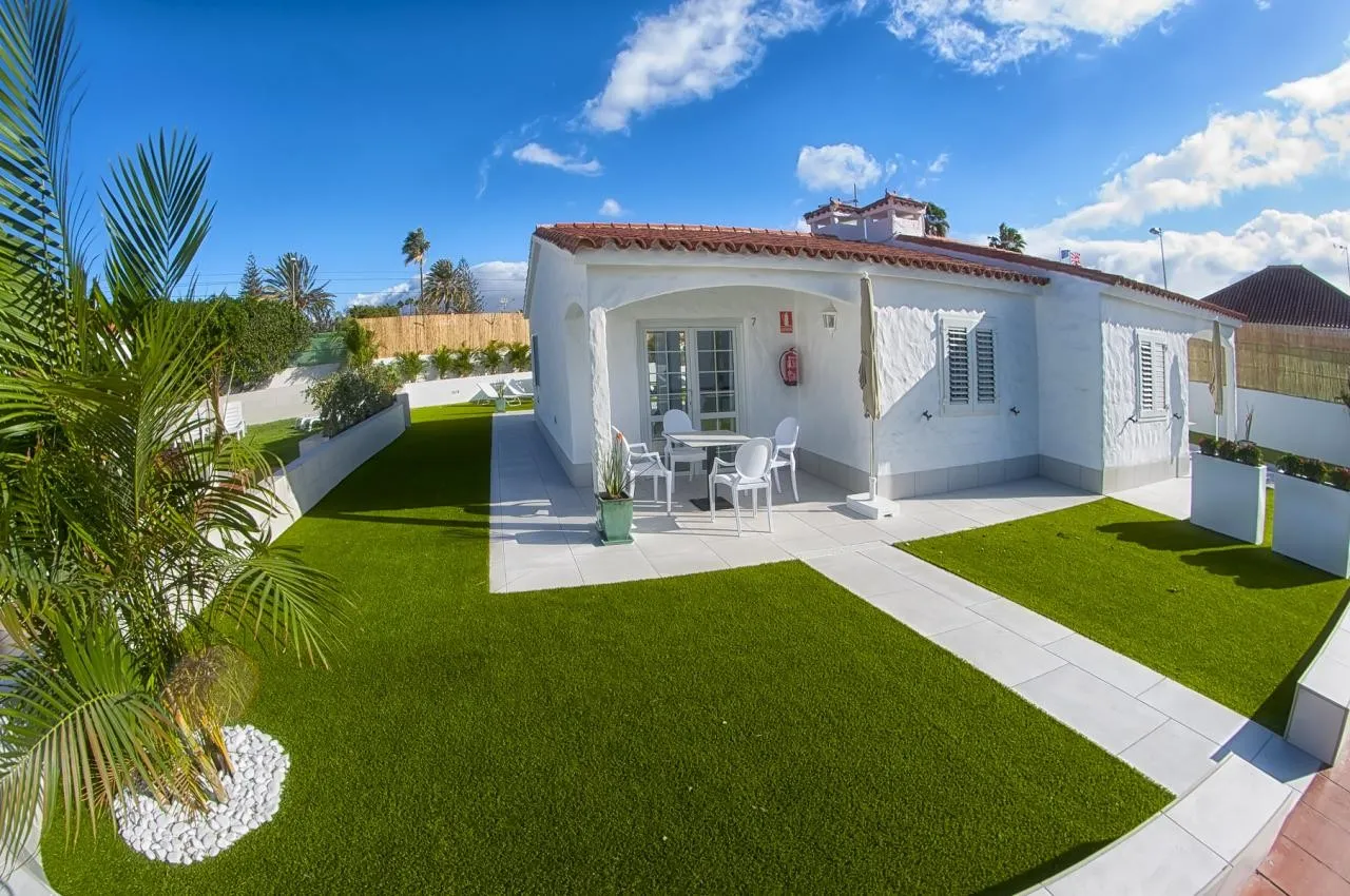 Bungalows Adonis — BUNGALOWS ADONIS