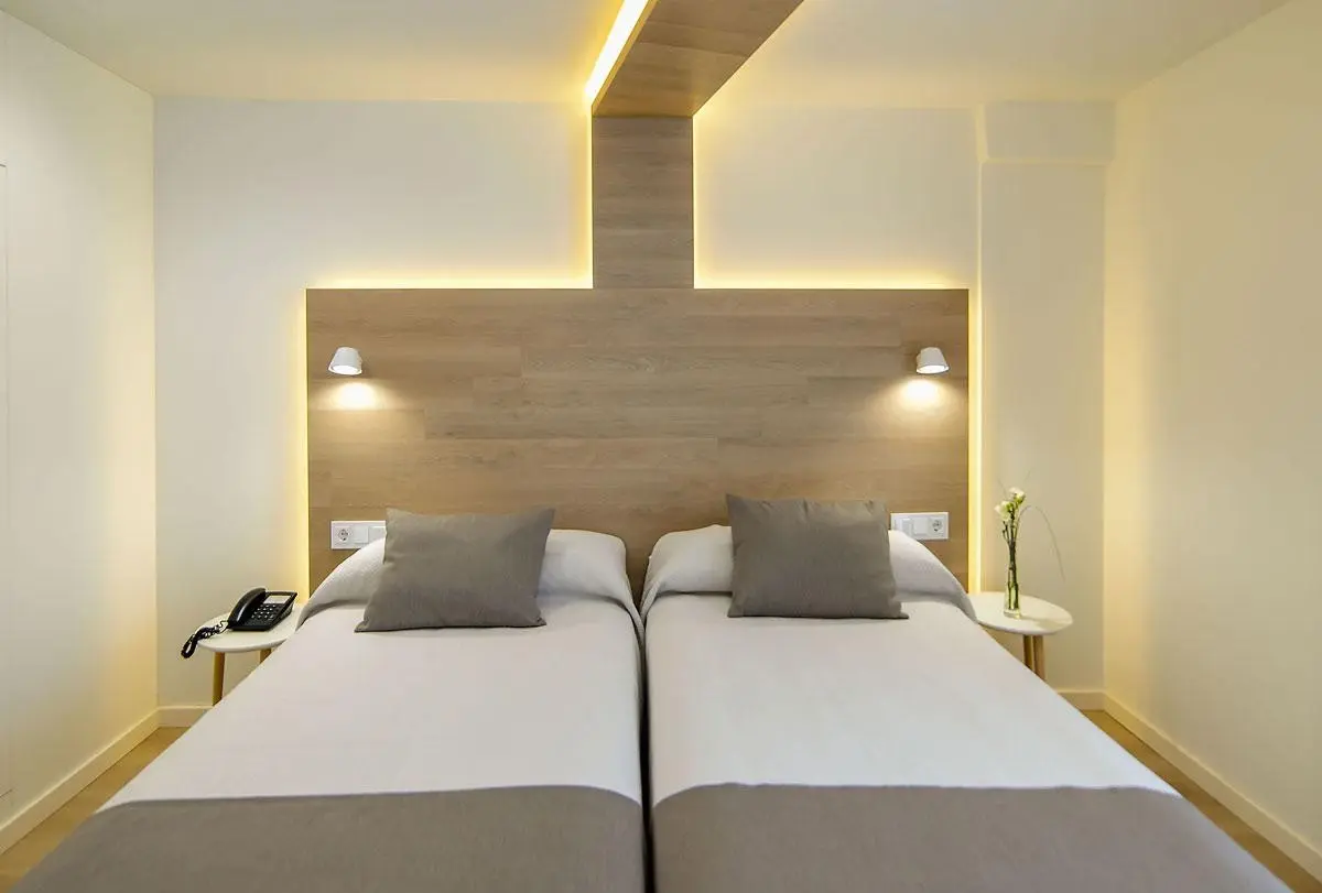 Carlos I Benidorm — CARLOS I BENIDORM