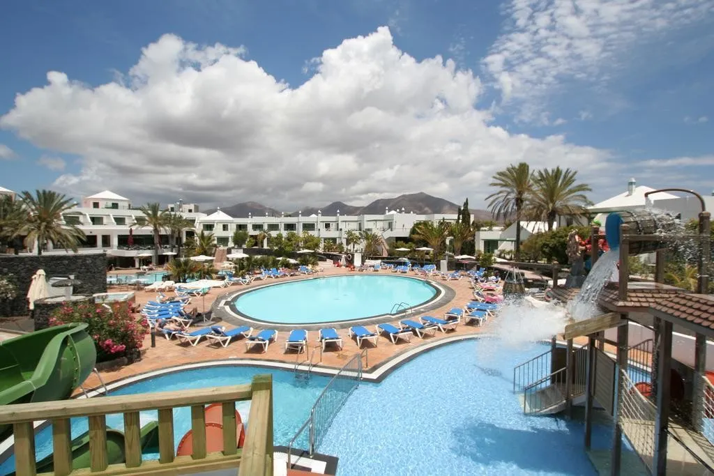 Cay Beach Sun — CAY BEACH SUN