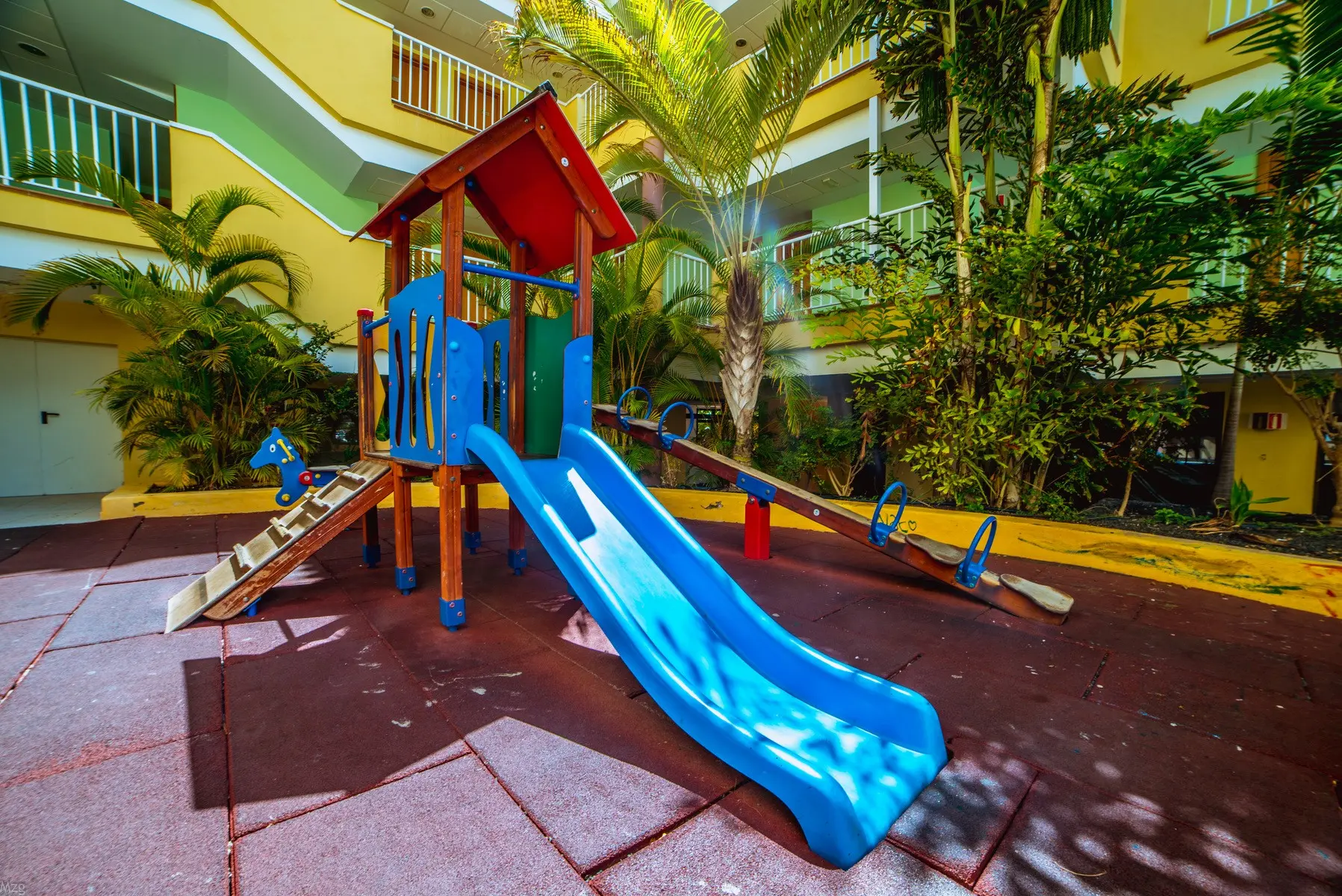 Chatur Costa Caleta — CHATUR COSTA CALETA