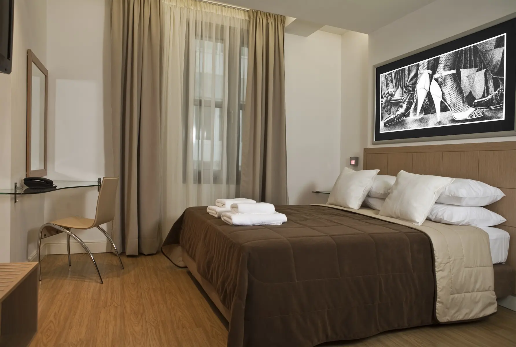 Chic Hotel — CHIC HOTEL