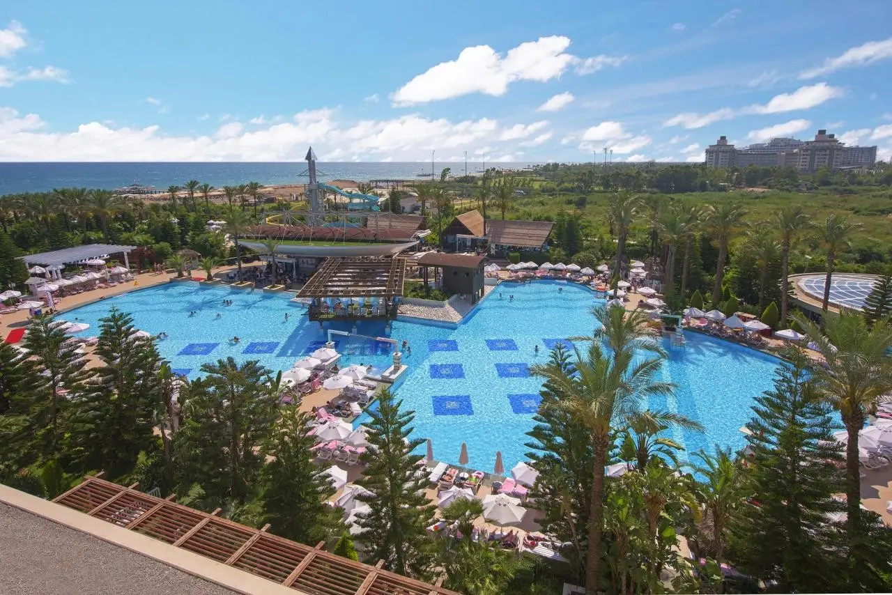 Delphin Diva Premiere — DELPHIN DIVA PREMIERE