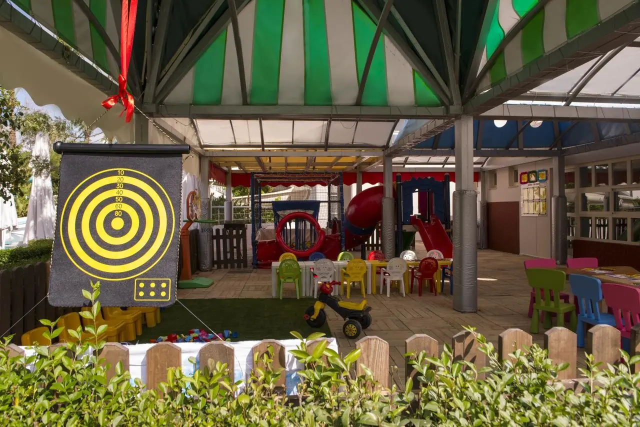 Delphin Diva Premiere — DELPHIN DIVA PREMIERE