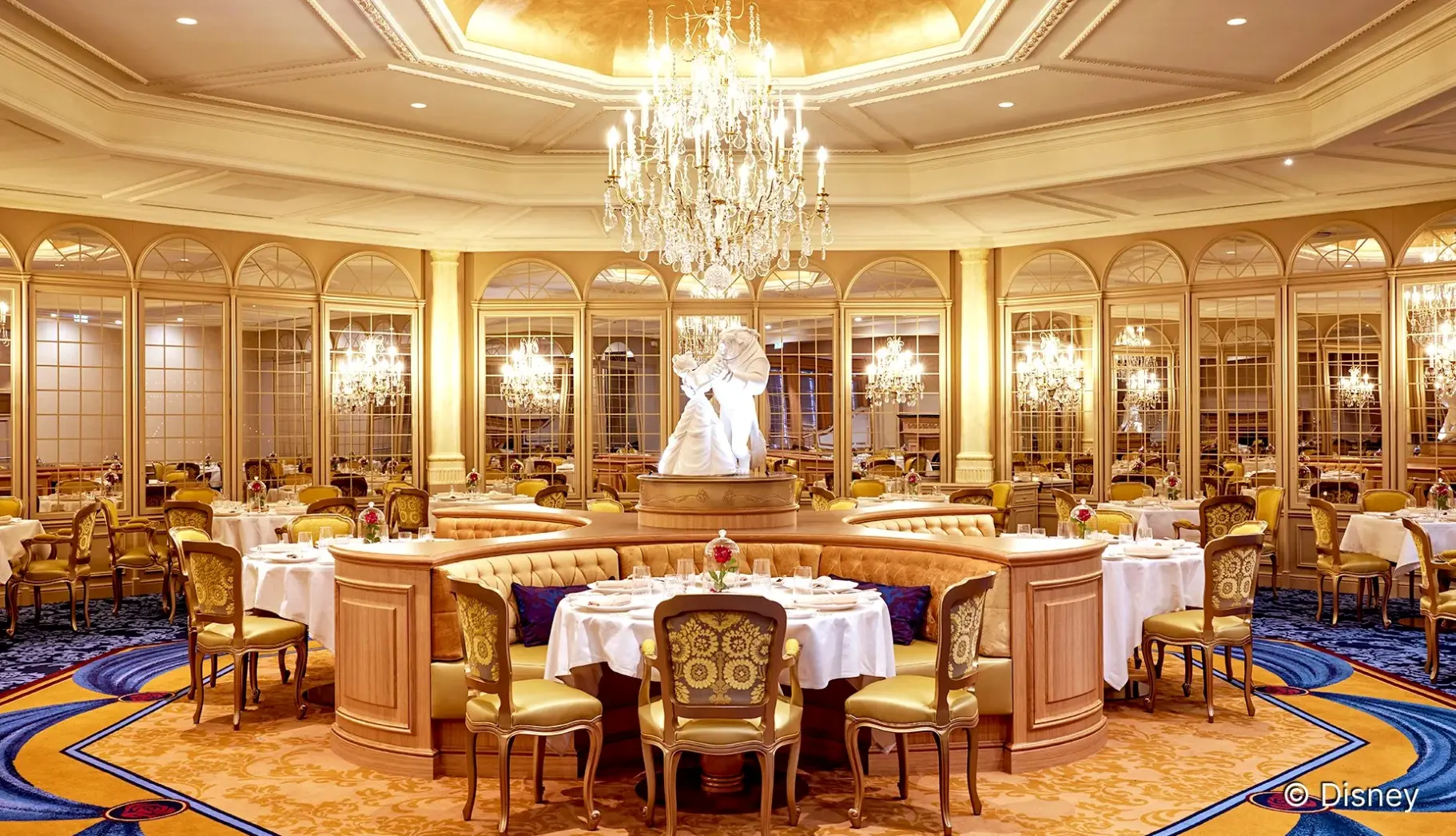 Restauracja i jedzenie w hotelu Disneyland Hotel + bilety do Disneyland Paris