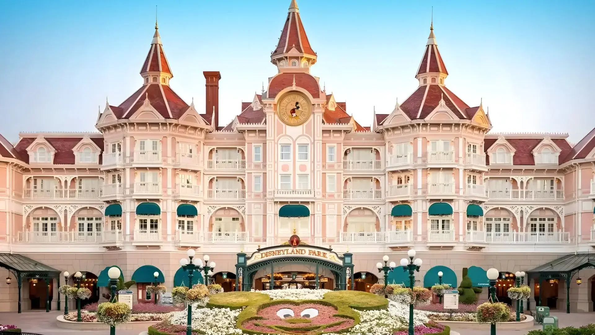 Hotel Disneyland Hotel + bilety do Disneyland Paris