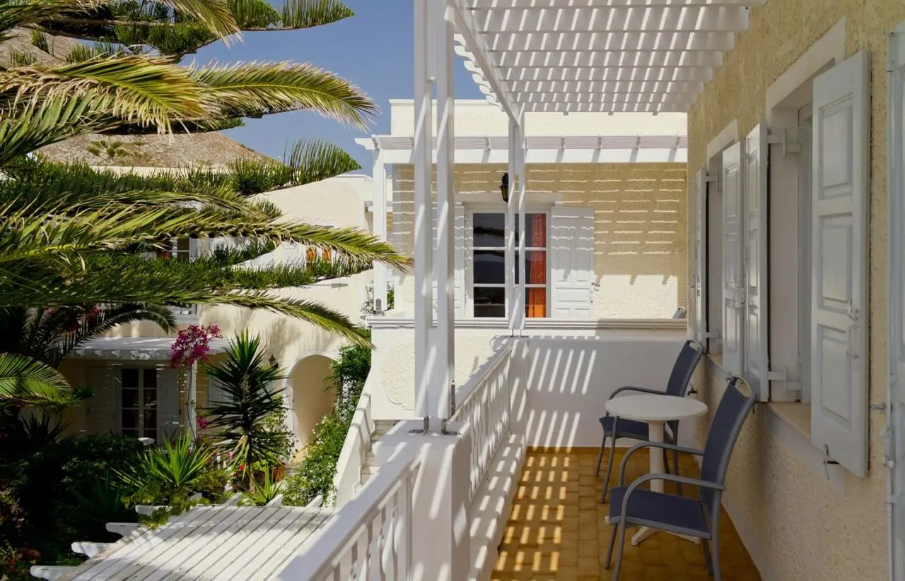 Dolphins Apartments — DOLPHINS APARTMENTS