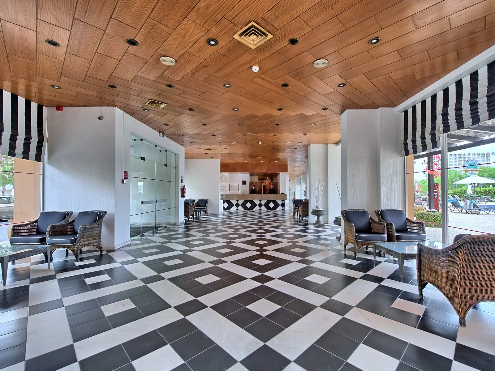 Dom Pedro Portobelo — DOM PEDRO PORTOBELO