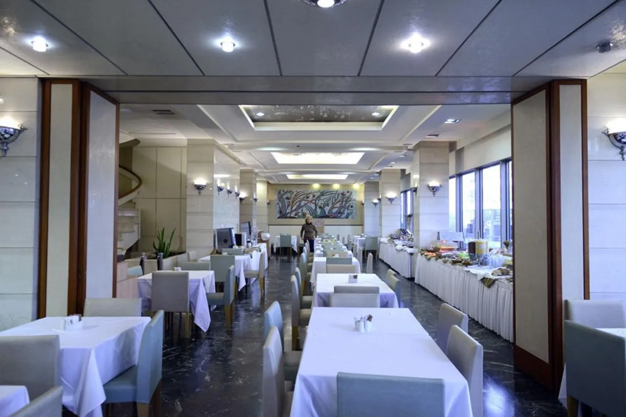 Dorian Inn — DORIAN INN