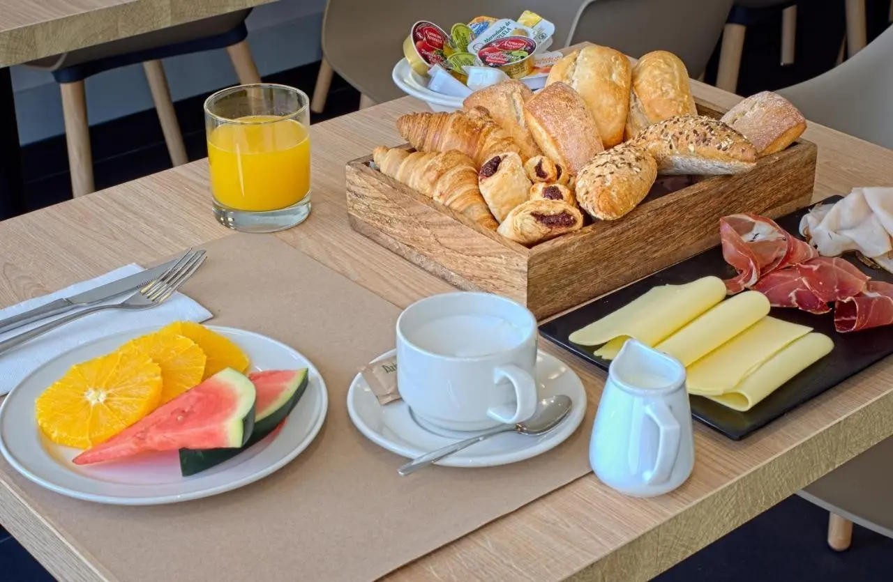 Restauracja i jedzenie w hotelu Dwo Yuste Alcala