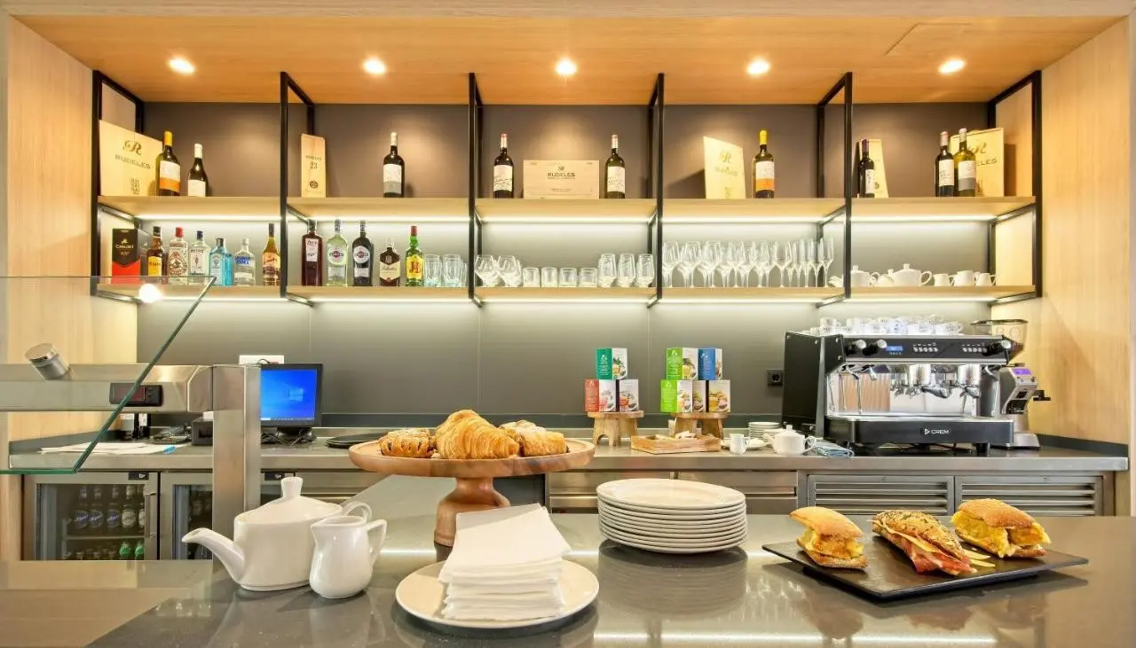 Restauracja i jedzenie w hotelu Dwo Yuste Alcala
