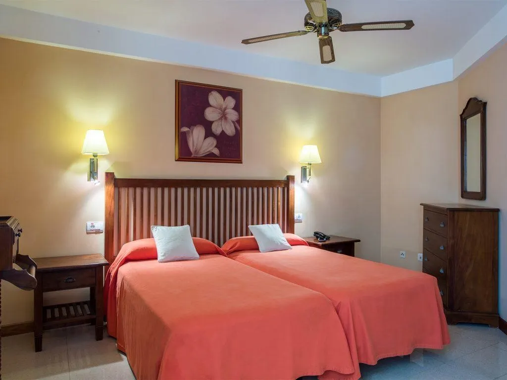 El Galeon — EL GALEON