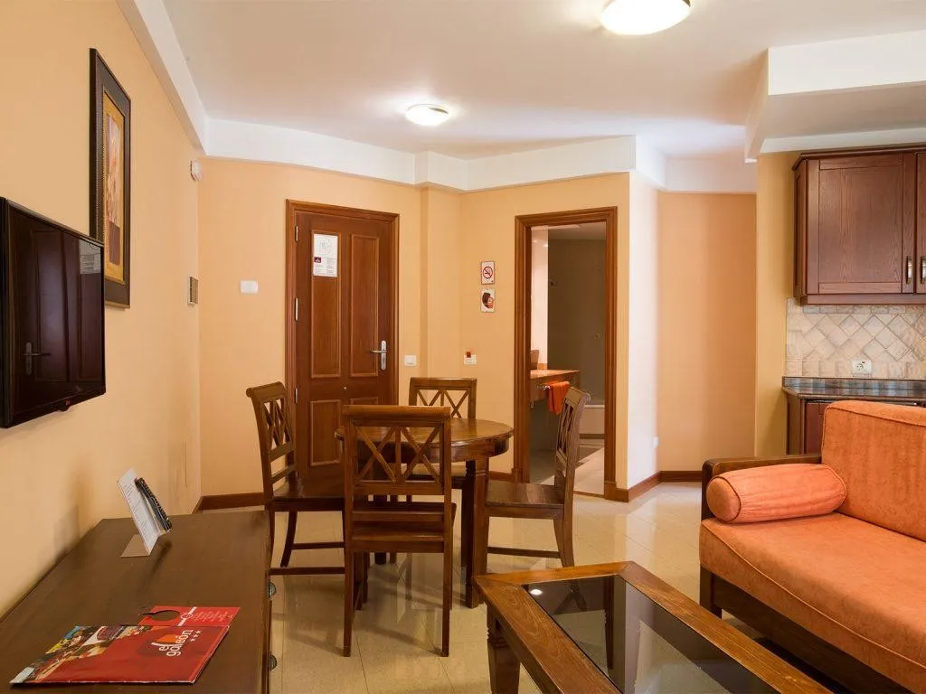 El Galeon — EL GALEON