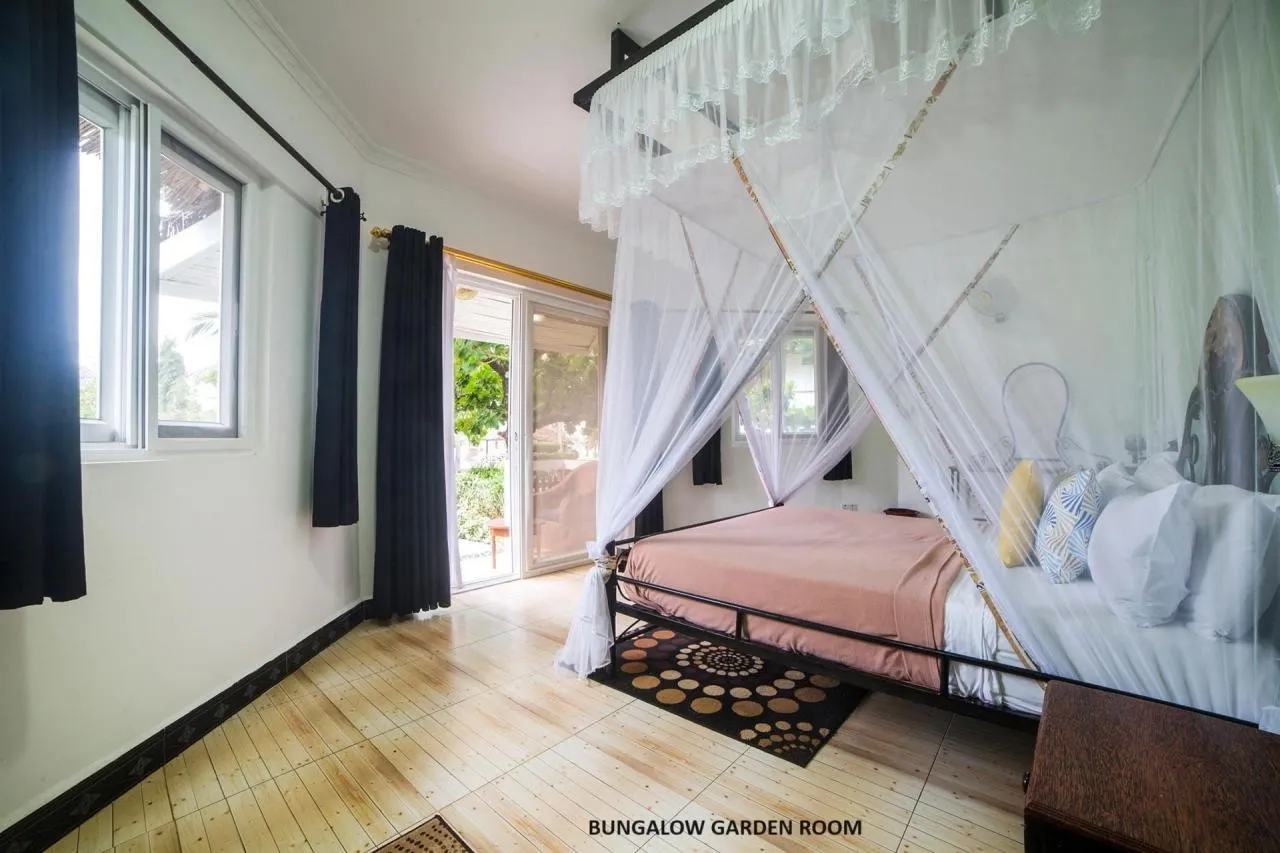 F-Zeen Boutique — F-ZEEN BOUTIQUE