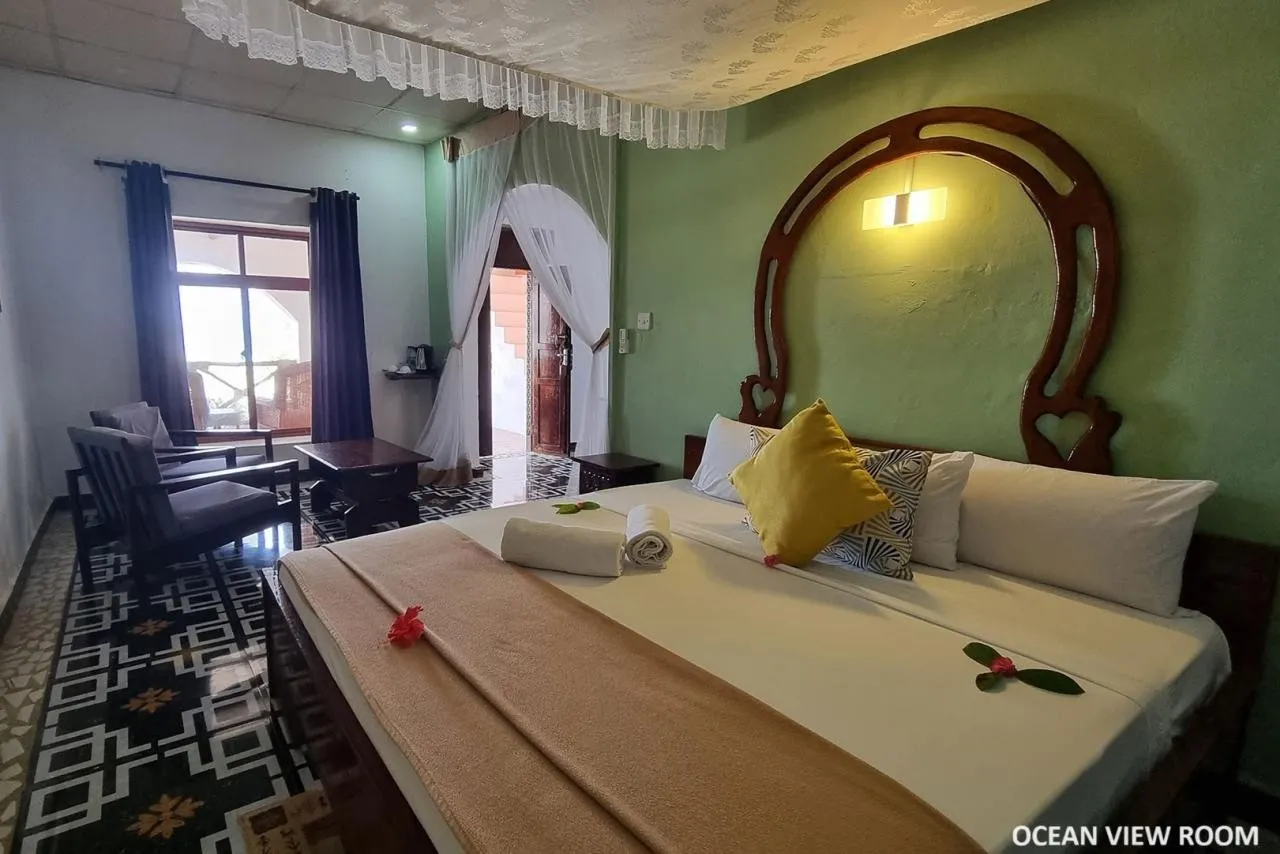 F-Zeen Boutique — F-ZEEN BOUTIQUE