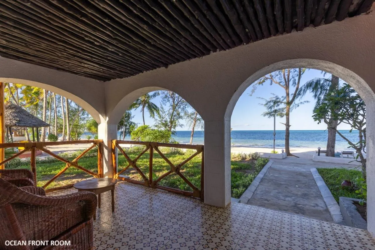 F-Zeen Boutique — F-ZEEN BOUTIQUE