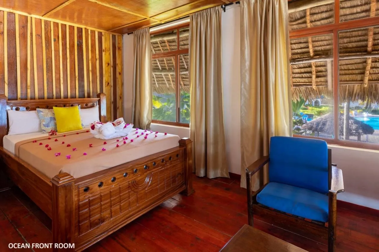 F-Zeen Boutique — F-ZEEN BOUTIQUE