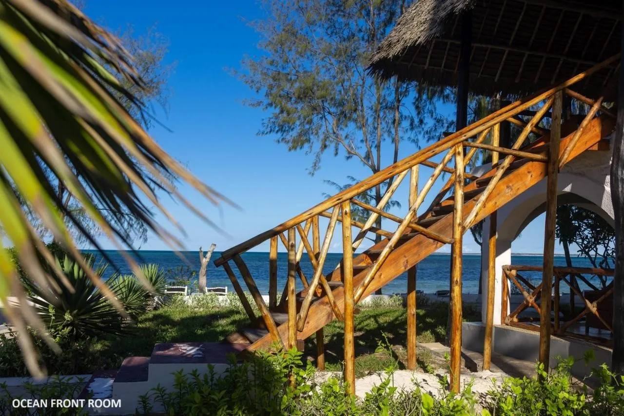 F-Zeen Boutique — F-ZEEN BOUTIQUE