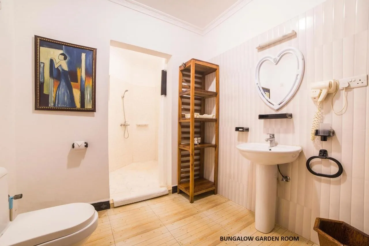 F-Zeen Boutique — F-ZEEN BOUTIQUE