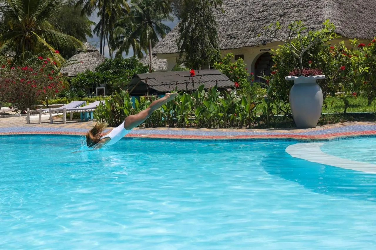 F-Zeen Boutique — F-ZEEN BOUTIQUE