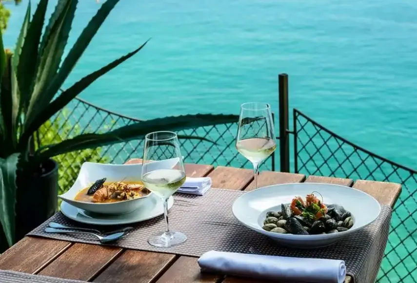 Restauracja i jedzenie w hotelu Grand Hotel Adriatic II