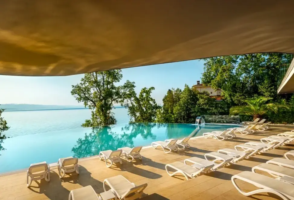 Basen w hotelu Grand Hotel Adriatic II