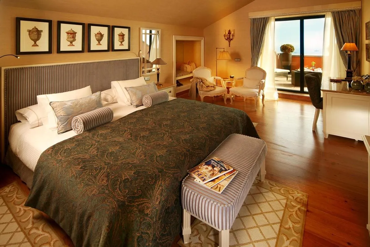 Grande Real Villa Italia — GRANDE REAL VILLA ITALIA