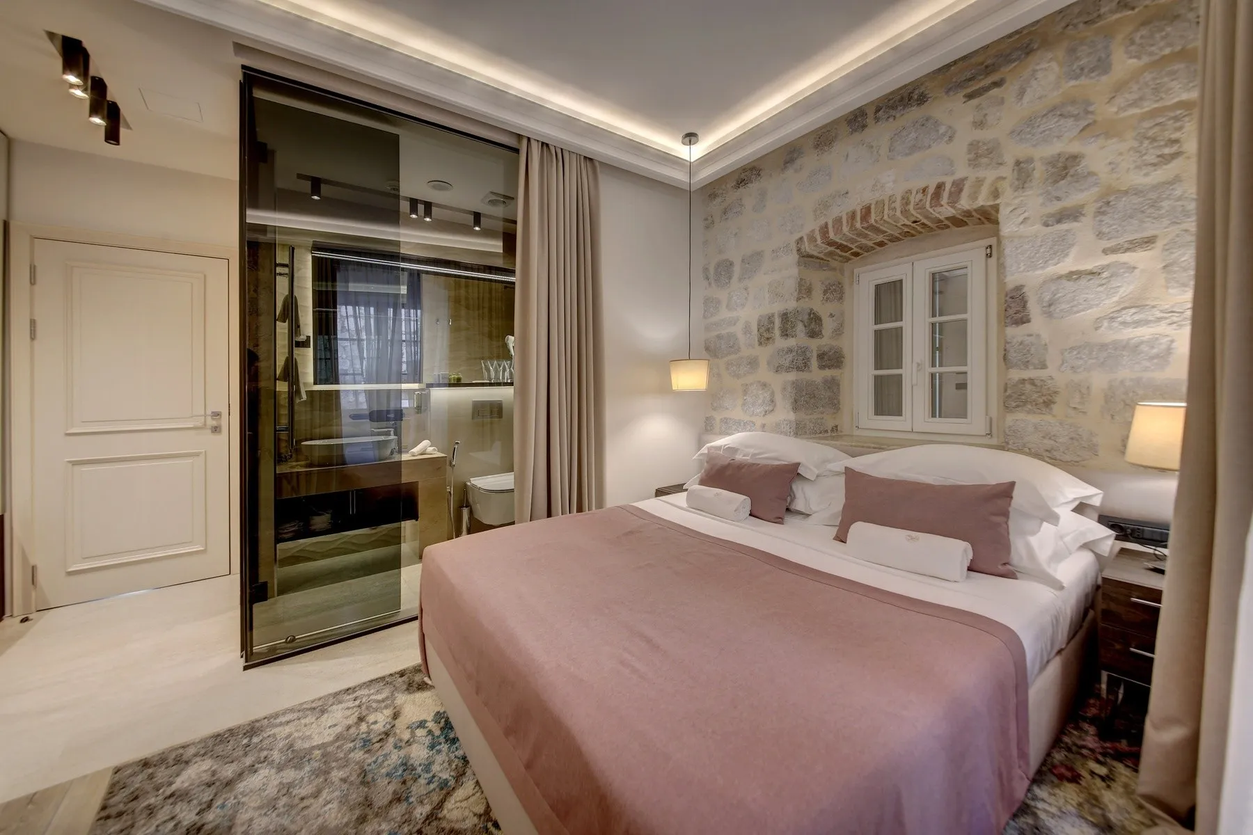 Heritage Hotel Leon Coronato — HERITAGE LEON CORONATO